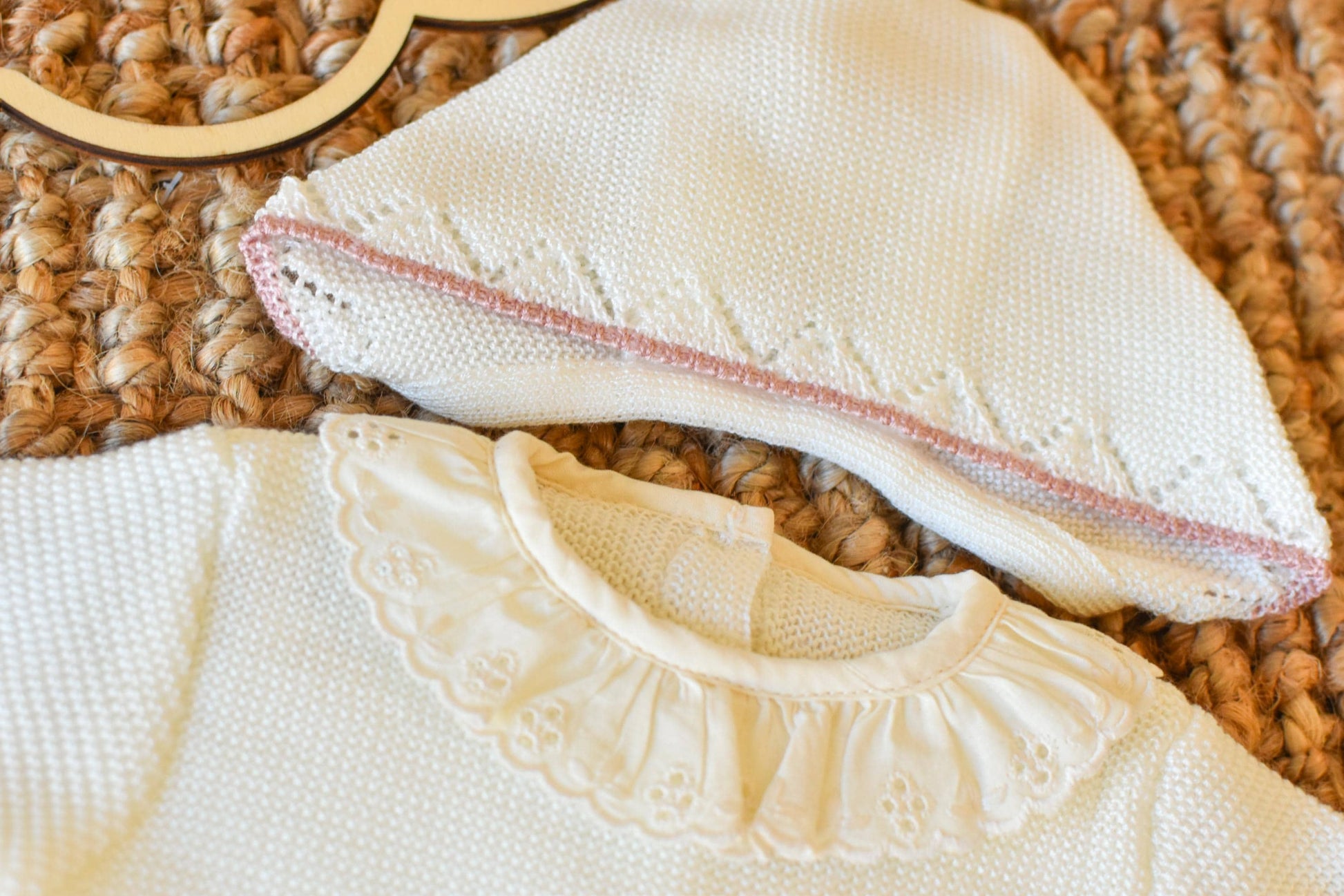 Newborn Knit Bow with Embroidered Strip in Beige - Old Pink