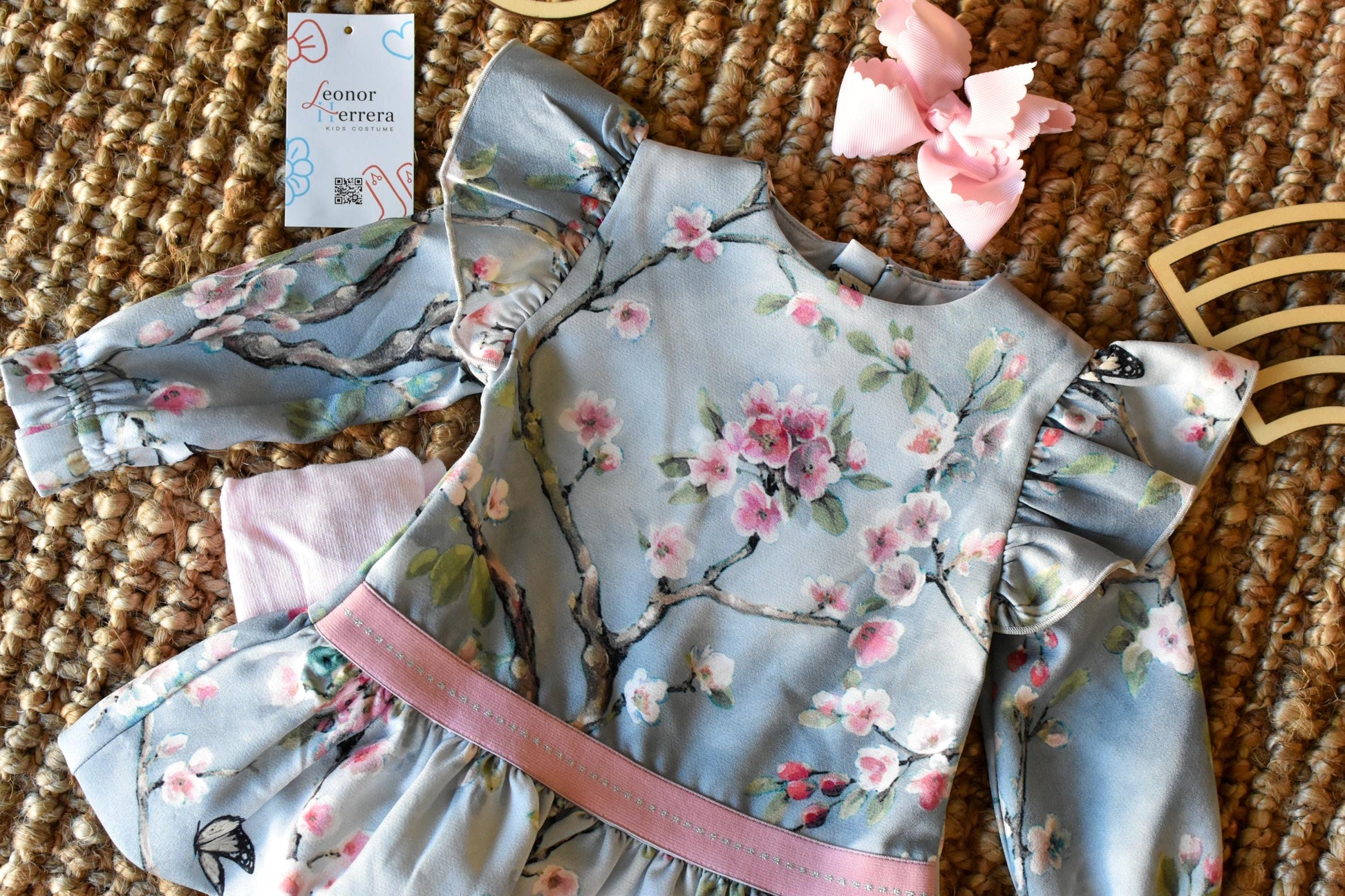 Dress Flower in Grey