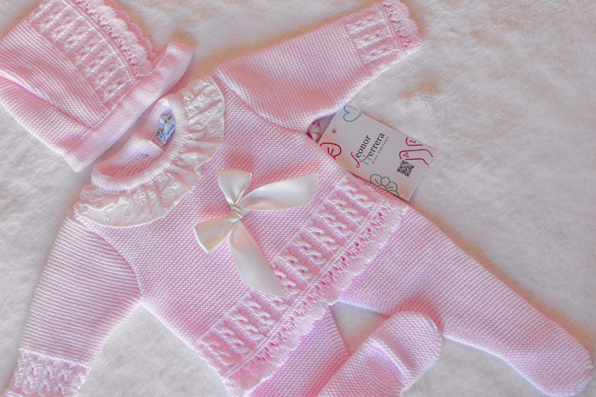 Knit Center Bow Embroidery Cable in Pink