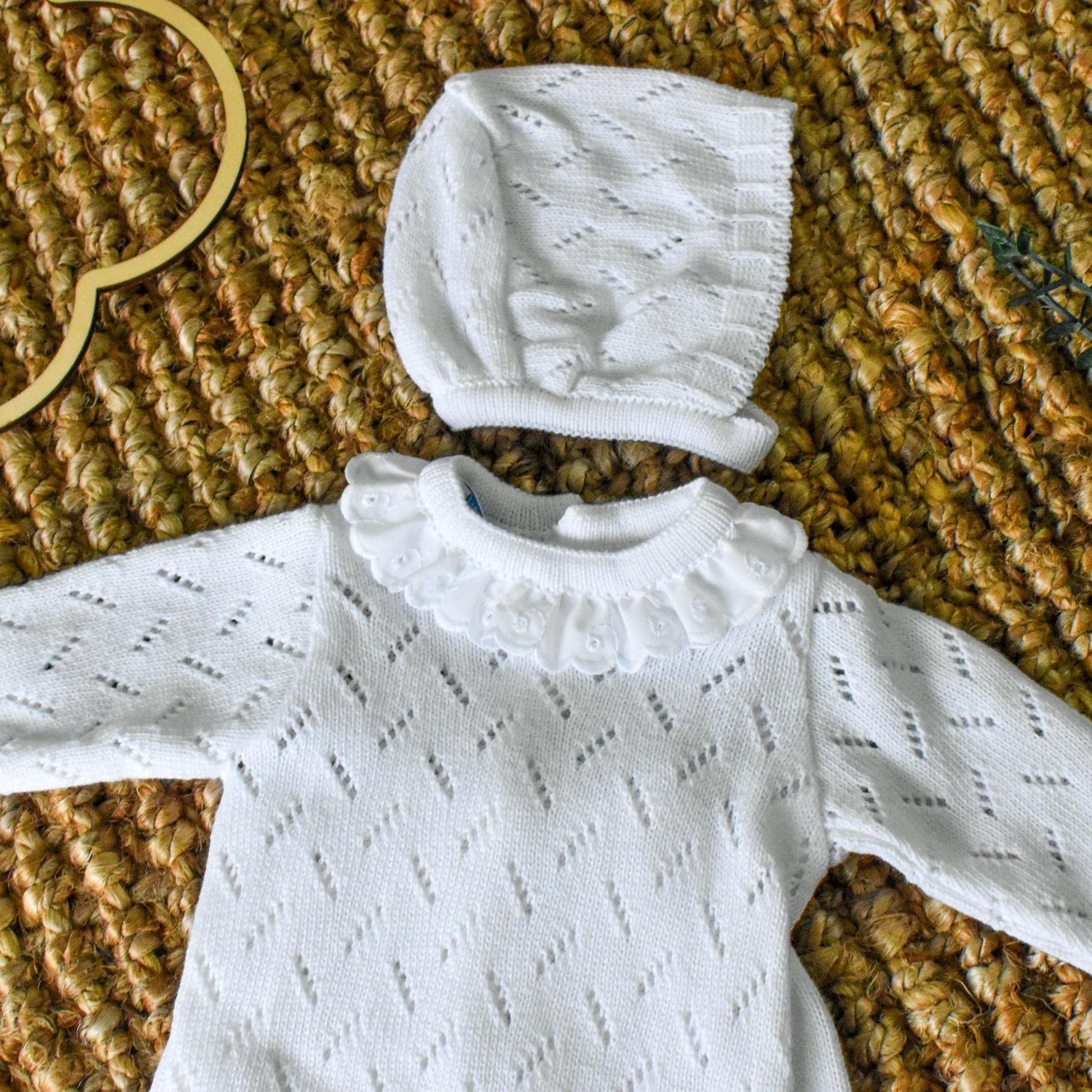 Knit Point Design in White