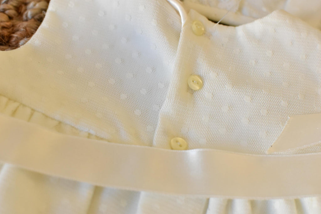 Dress Ceremonial Bow With Boneet In Pearl