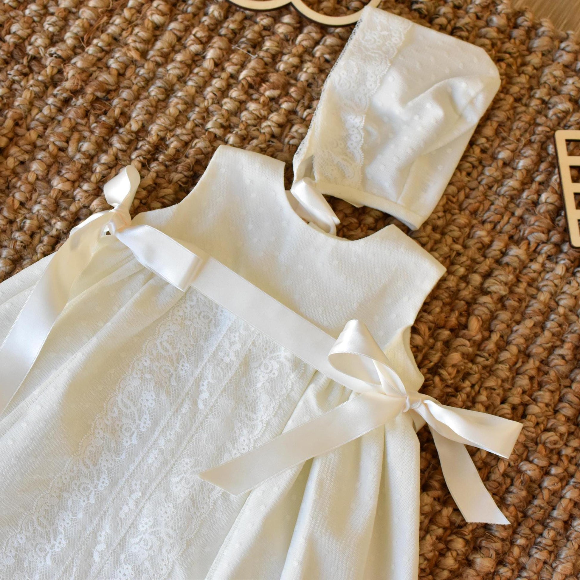 Dress Ceremonial Bow With Boneet In Pearl