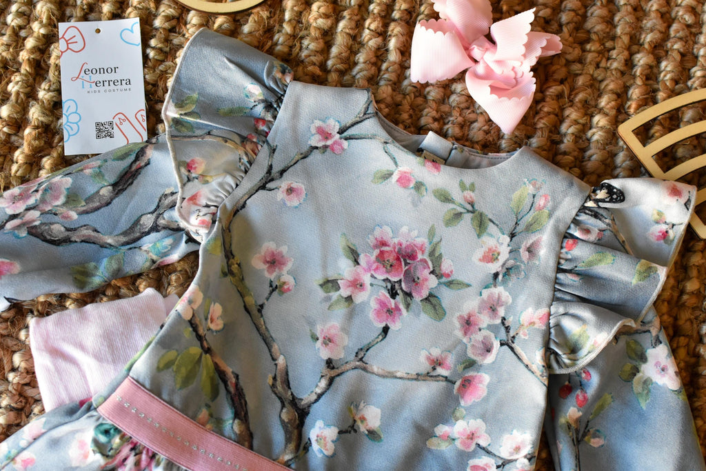 Dress Flower in Grey