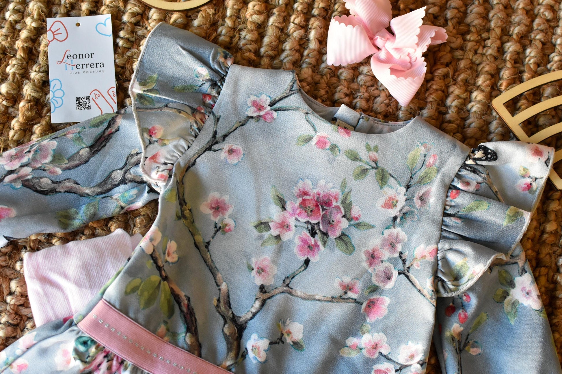 Dress Flower in Grey