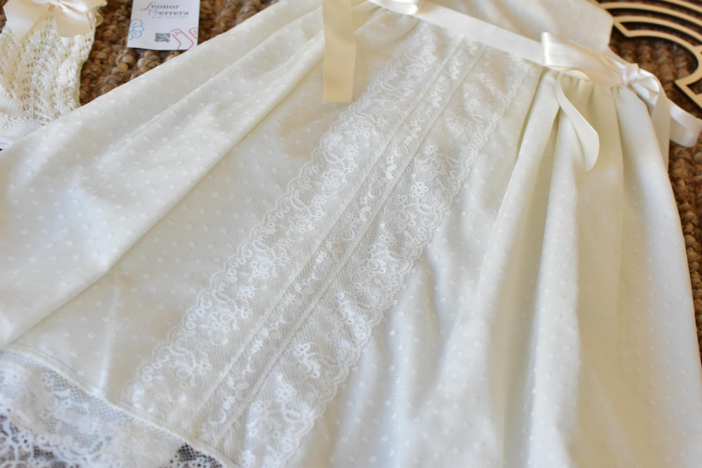 Dress Ceremonial Bow With Boneet In Pearl