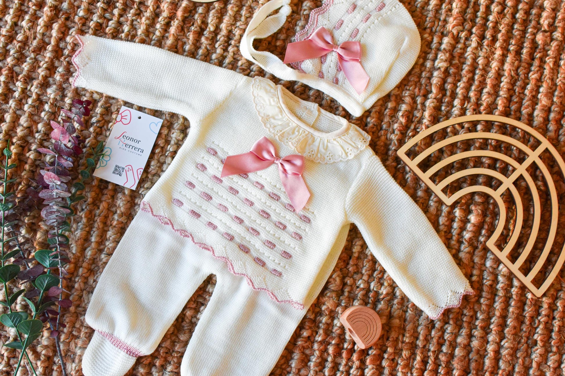 Knit Newborn Girl with Bow in Beige - Old Rose