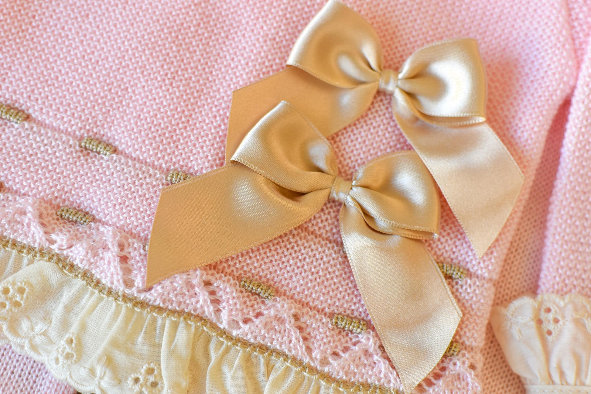 Newborn Knit Bow with Embroidered Strip in Pink