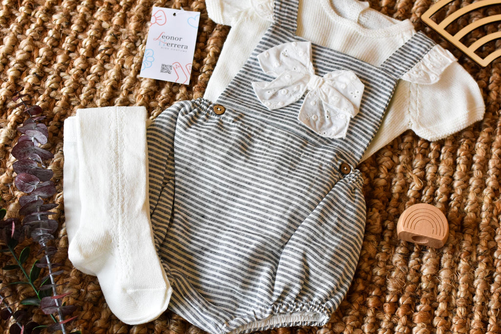 Peto set with lines and Center bow