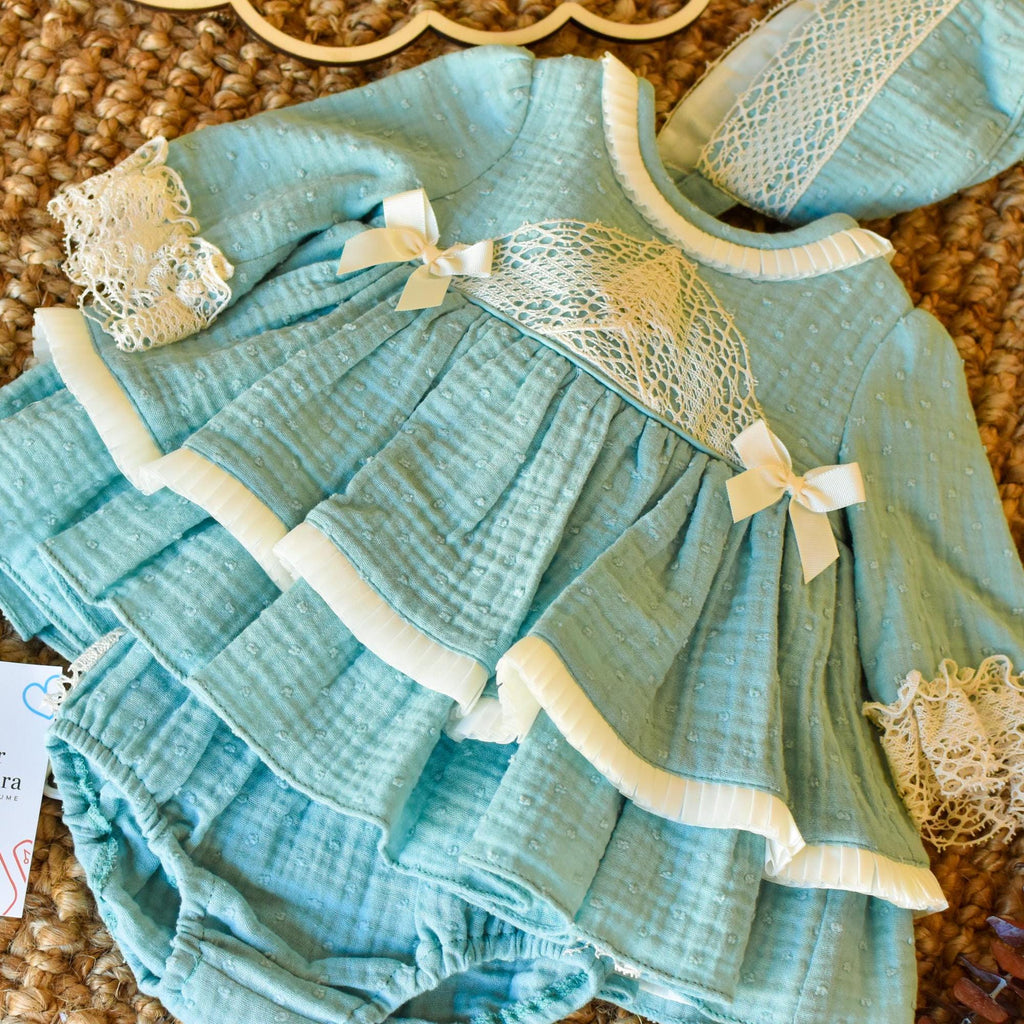 Dress Set with bonnet in Old Green