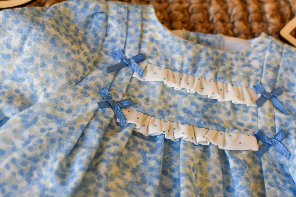 Dress Ponits in Blue