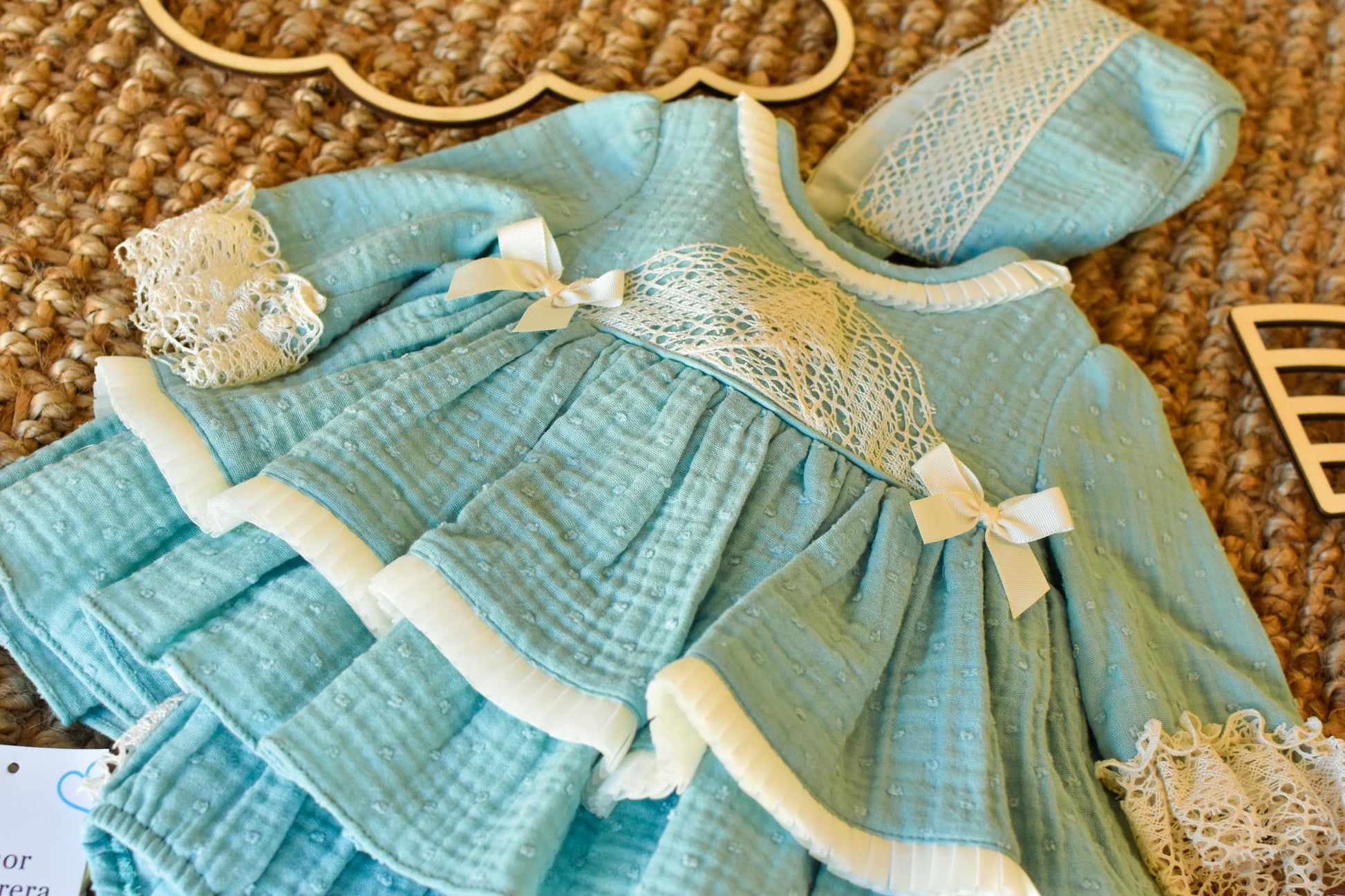 Dress Set with bonnet in Old Green