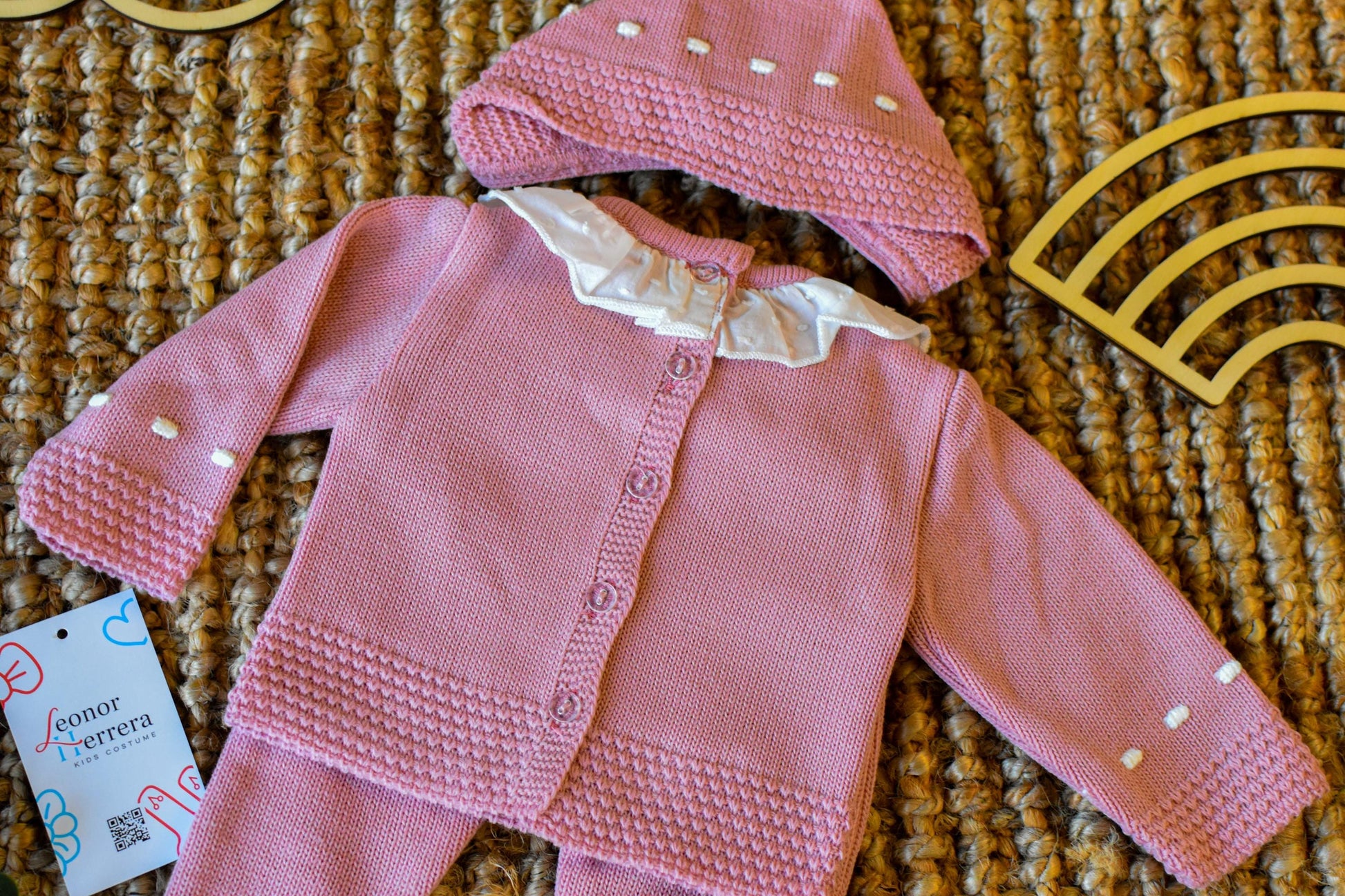 Knit Lines with embroidered Neck in Old Pink