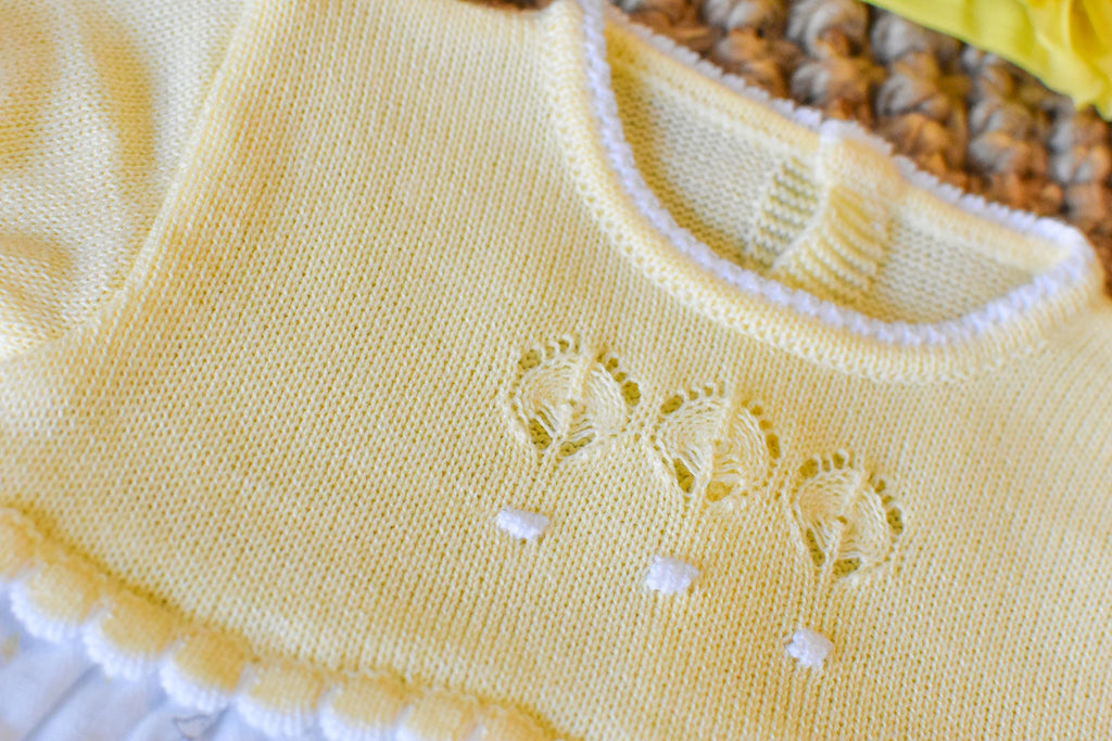 Peto Girl Ducks in Yellow