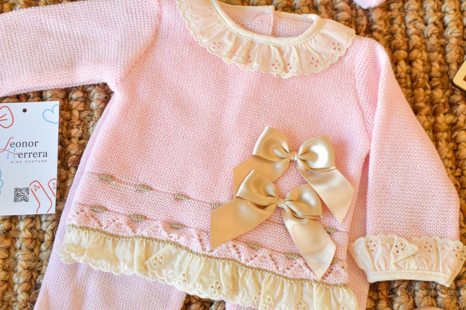 Newborn Knit Bow with Embroidered Strip in Pink