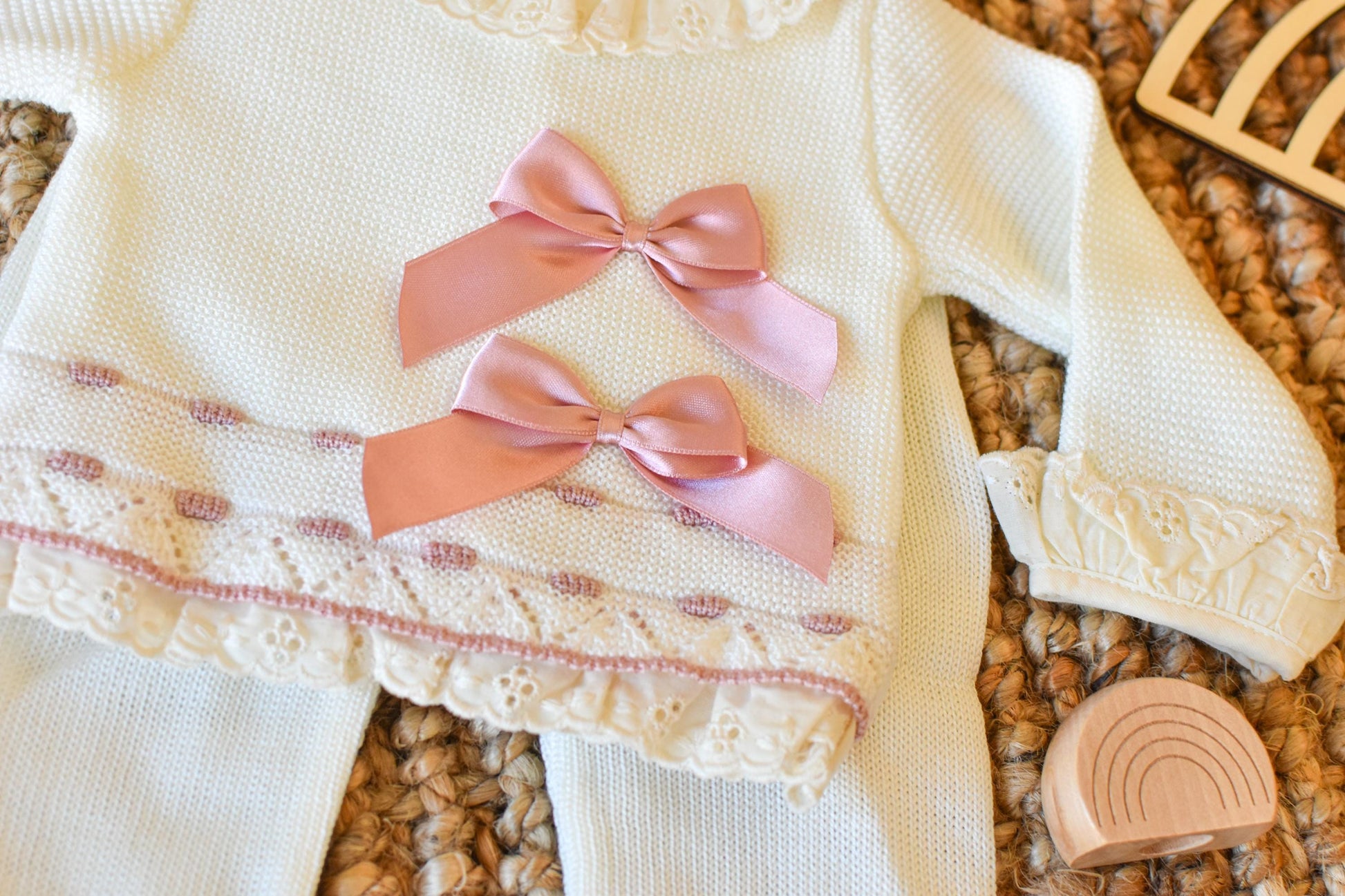Newborn Knit Bow with Embroidered Strip in Beige - Old Pink