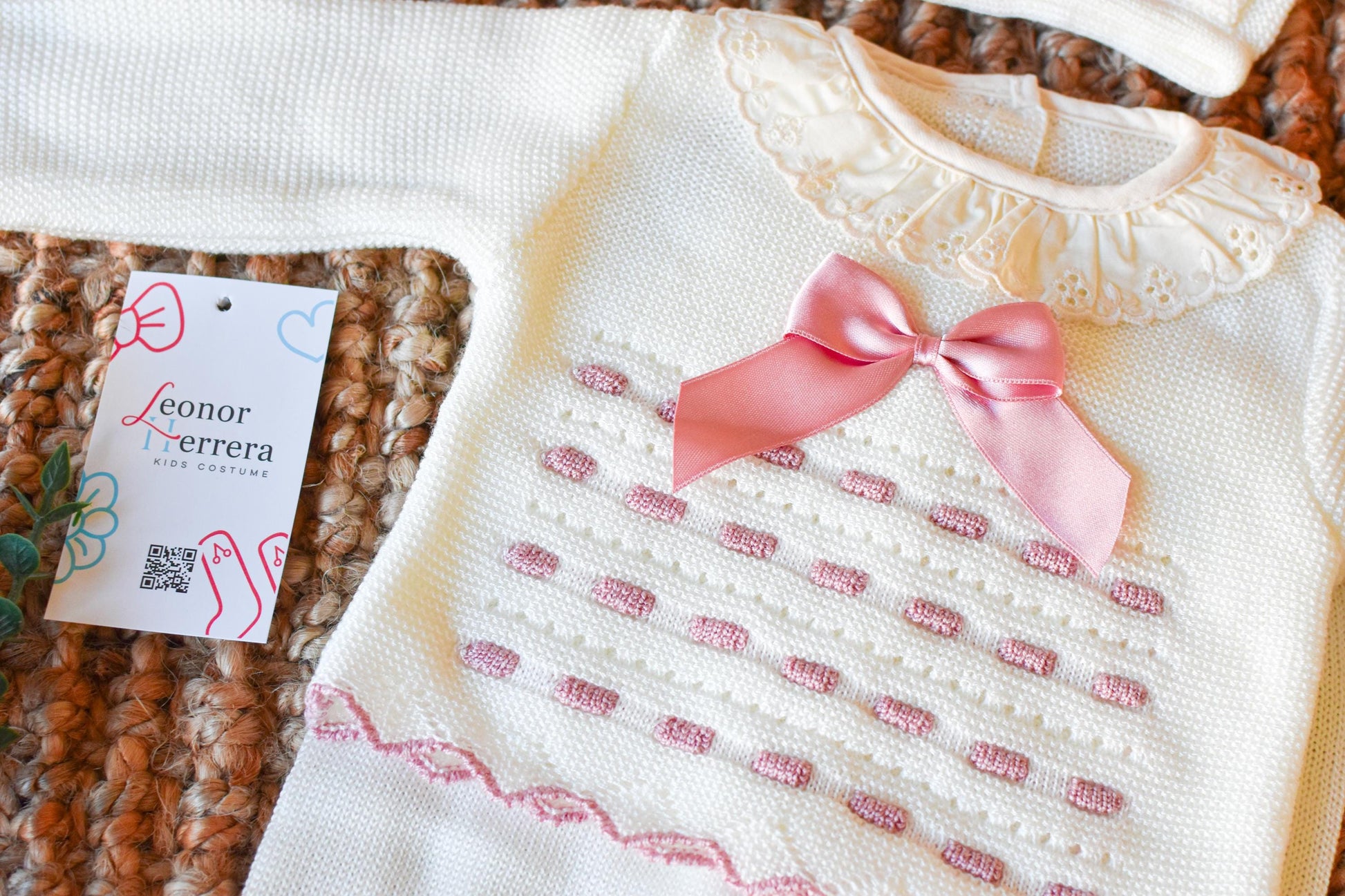 Knit Newborn Girl with Bow in Beige - Old Rose