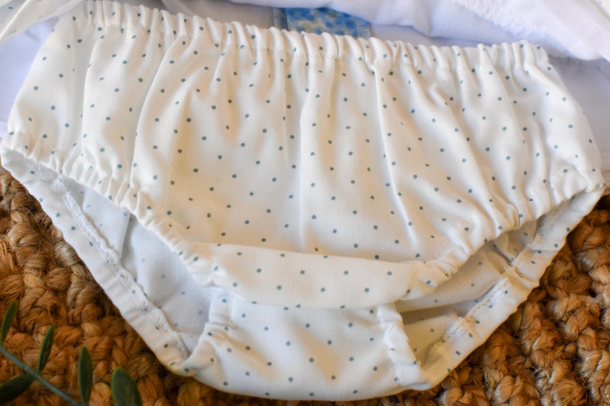 Dress Ponits in Blue