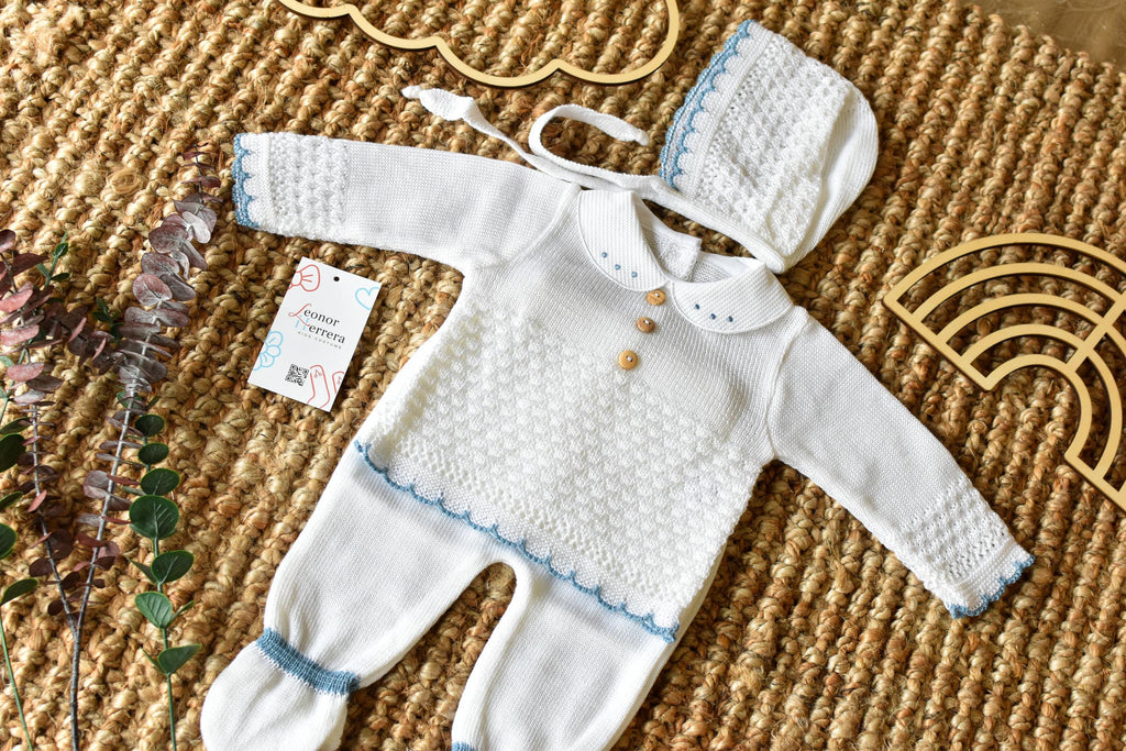 Knit Newborn Buttons Set in White - Blue