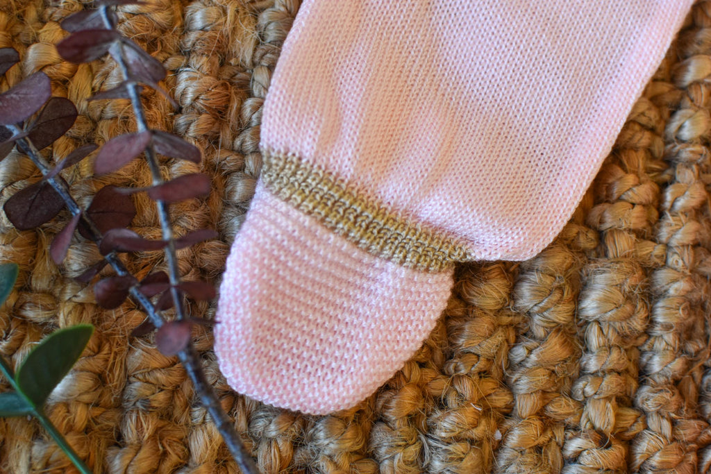 Newborn Knit Bow with Embroidered Strip in Pink