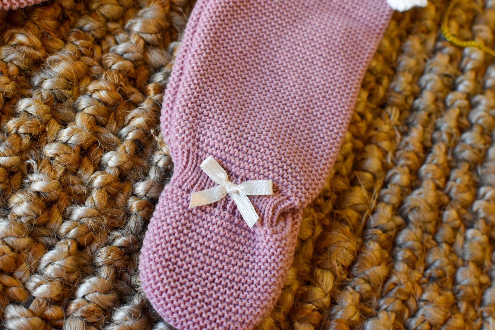 Knitted Small Lace and Points in Old Pink