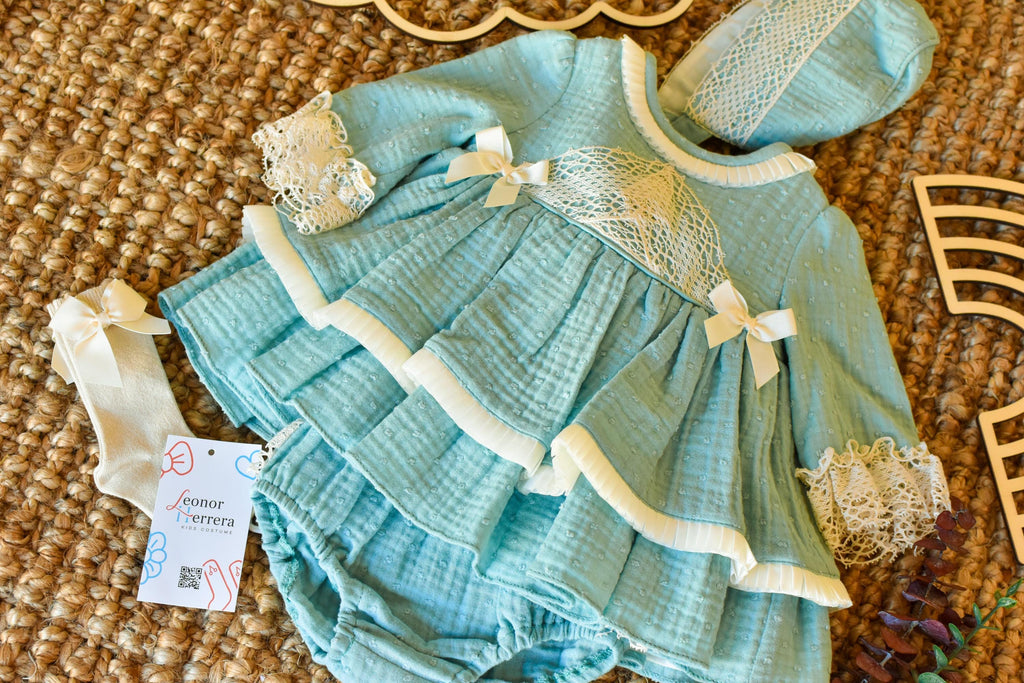 Dress Set with bonnet in Old Green