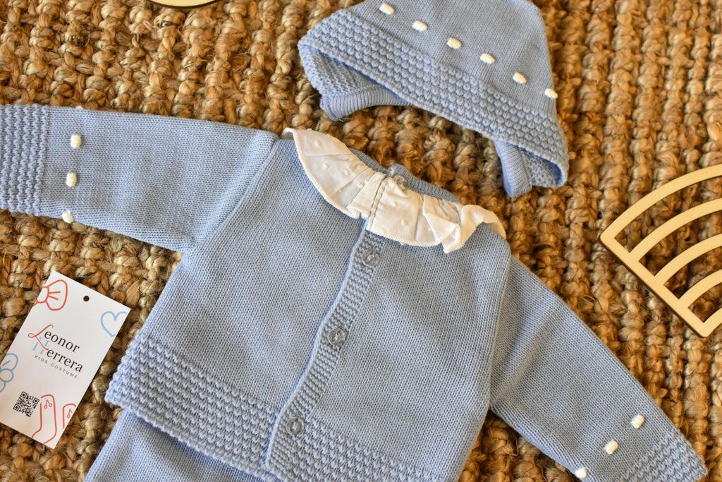 Knit Lines with embroidered Neck in Blue
