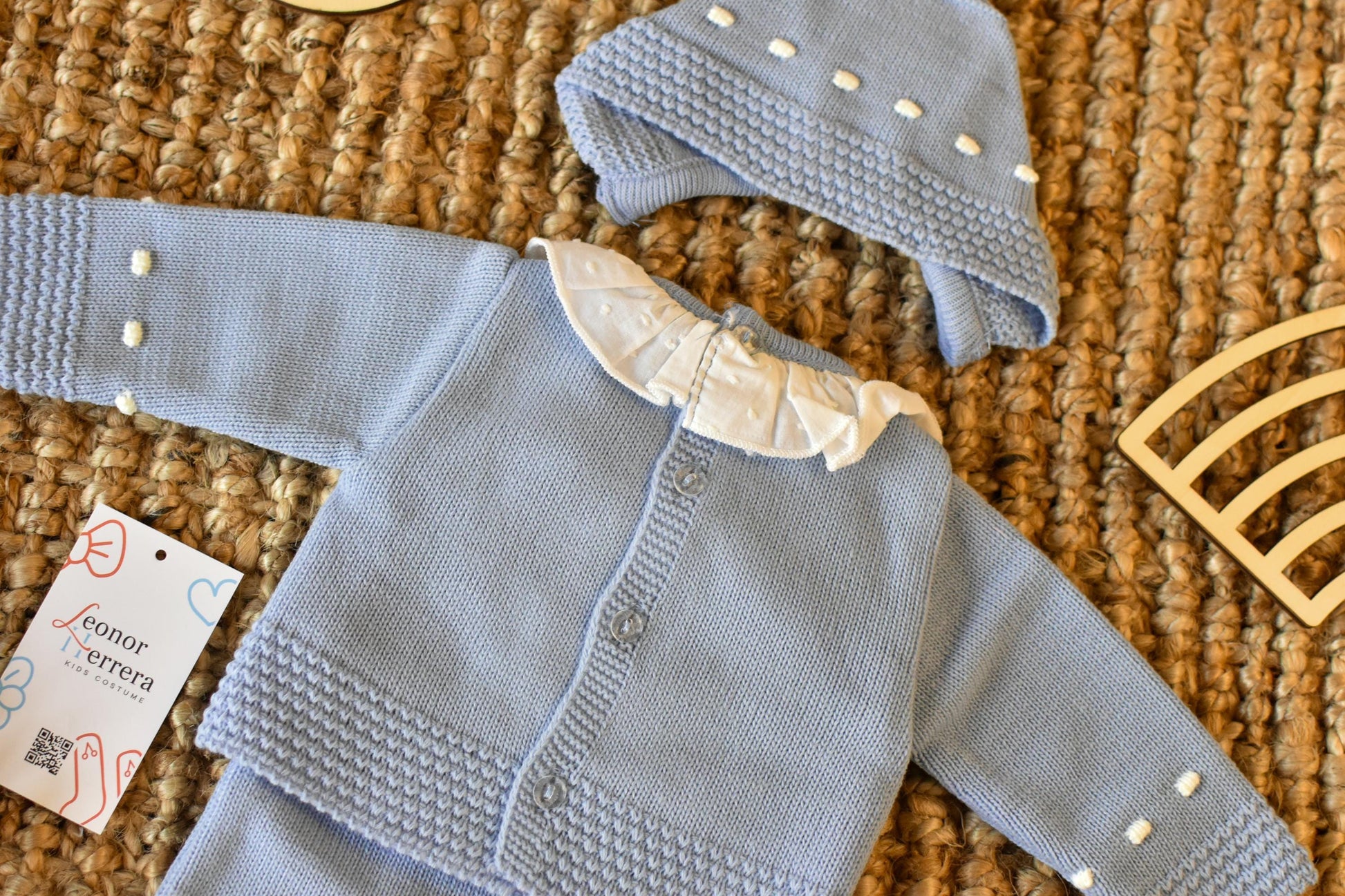 Knit Lines with embroidered Neck in Blue