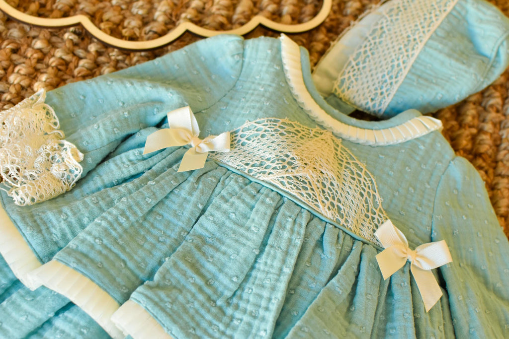 Dress Set with bonnet in Old Green