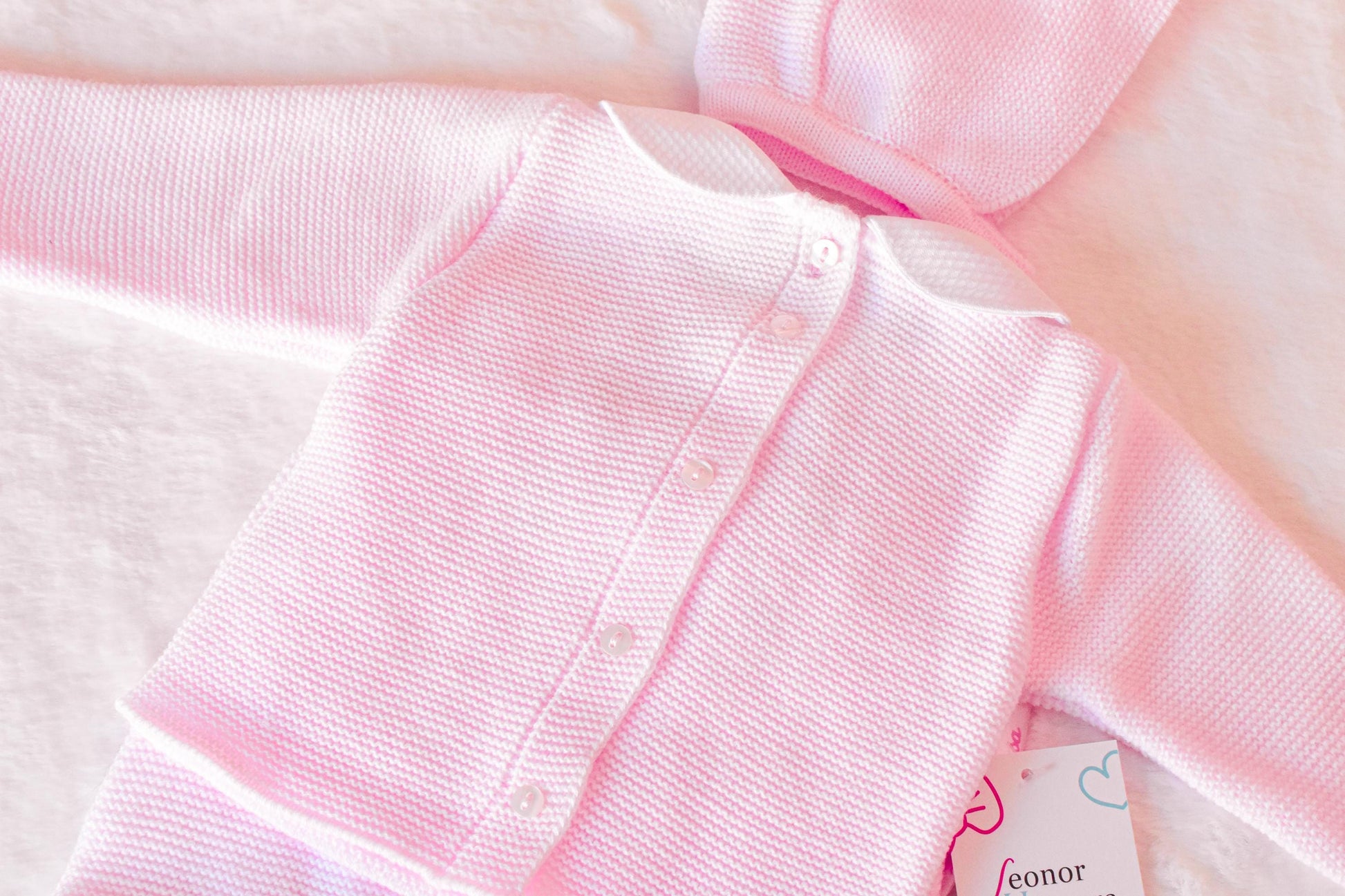 Knitted set with Buttons in Pink