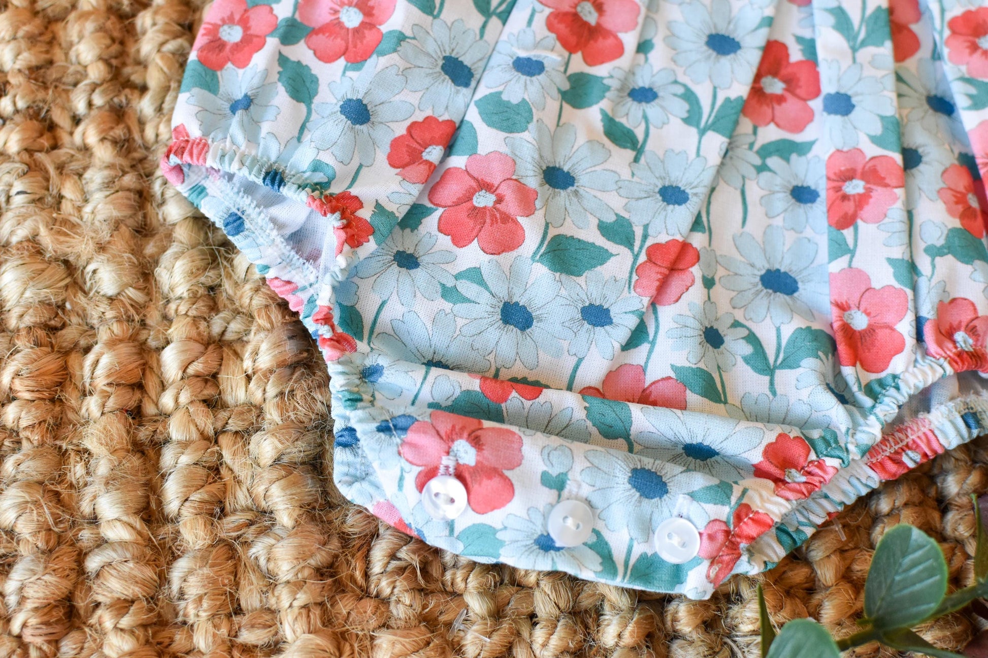 Bodies with Roses in Blue - Red