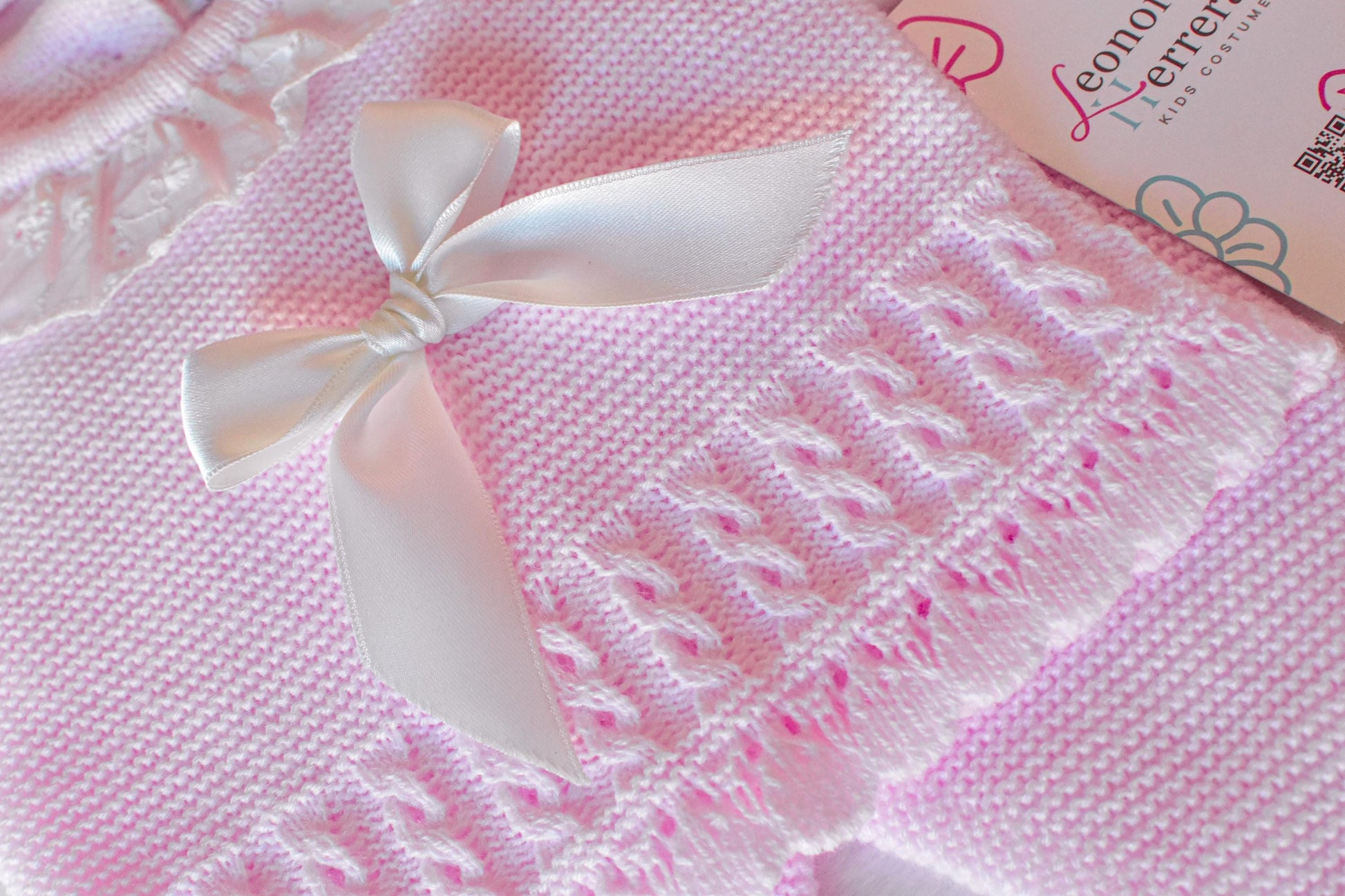 Knit Center Bow Embroidery Cable in Pink