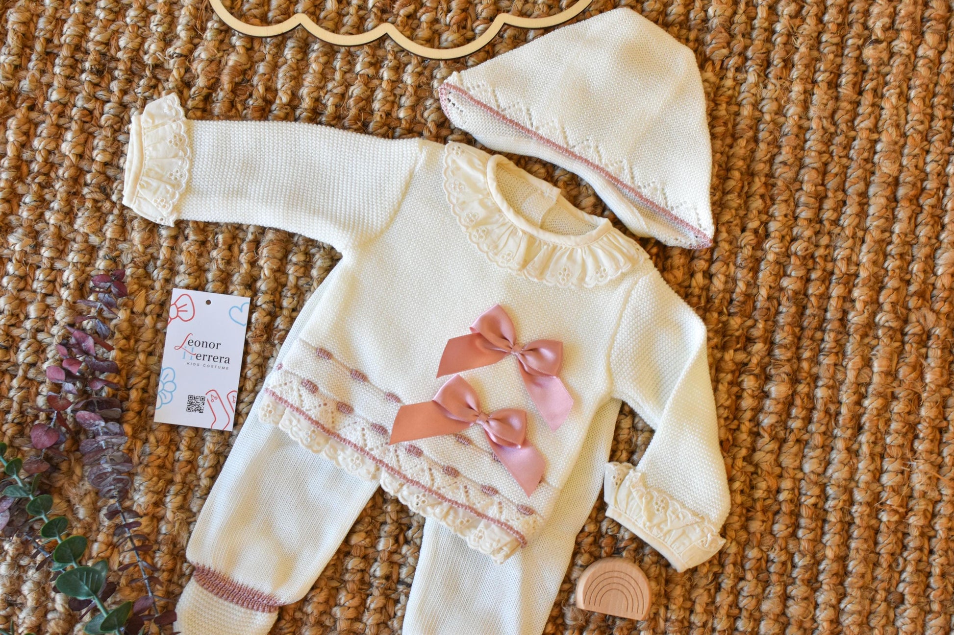 Newborn Knit Bow with Embroidered Strip in Beige - Old Pink