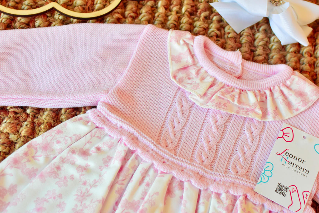 Dress Knit Flowers in Pink