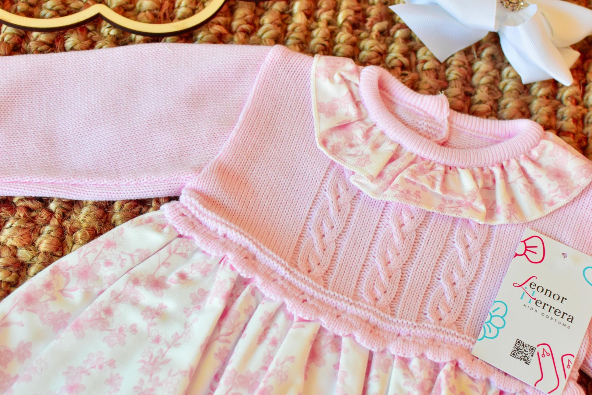 Dress Knit Flowers in Pink