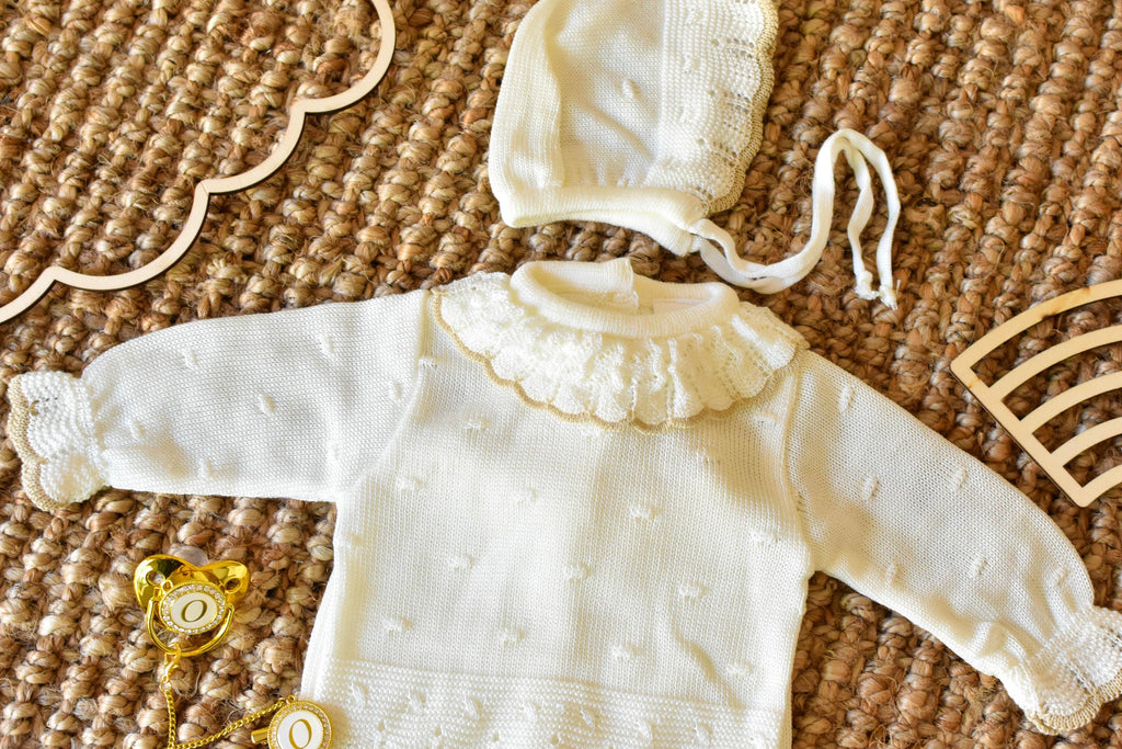 Knit Embroidered Collar Set in Beige