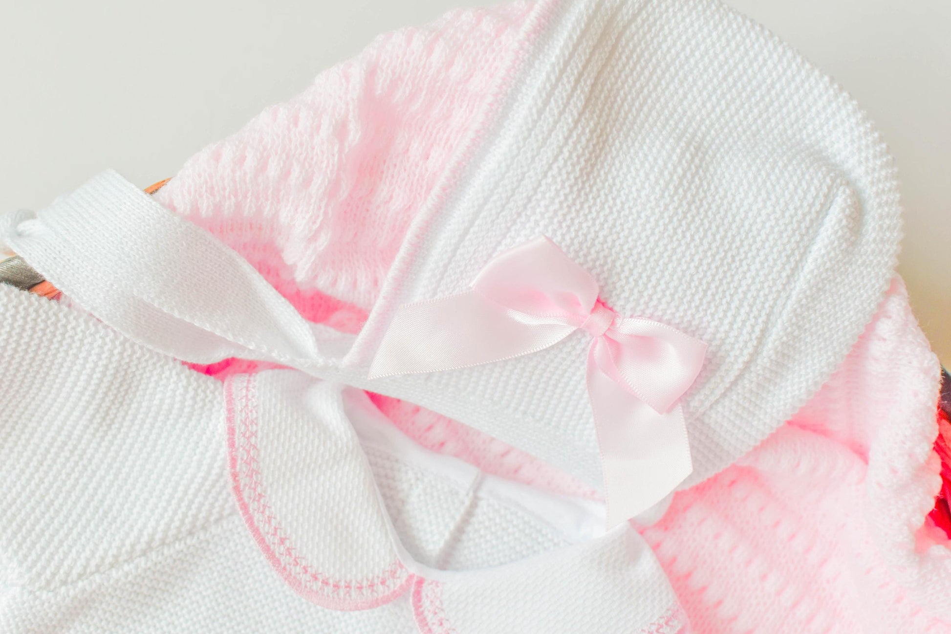 Knit Roma Set in White - Pink