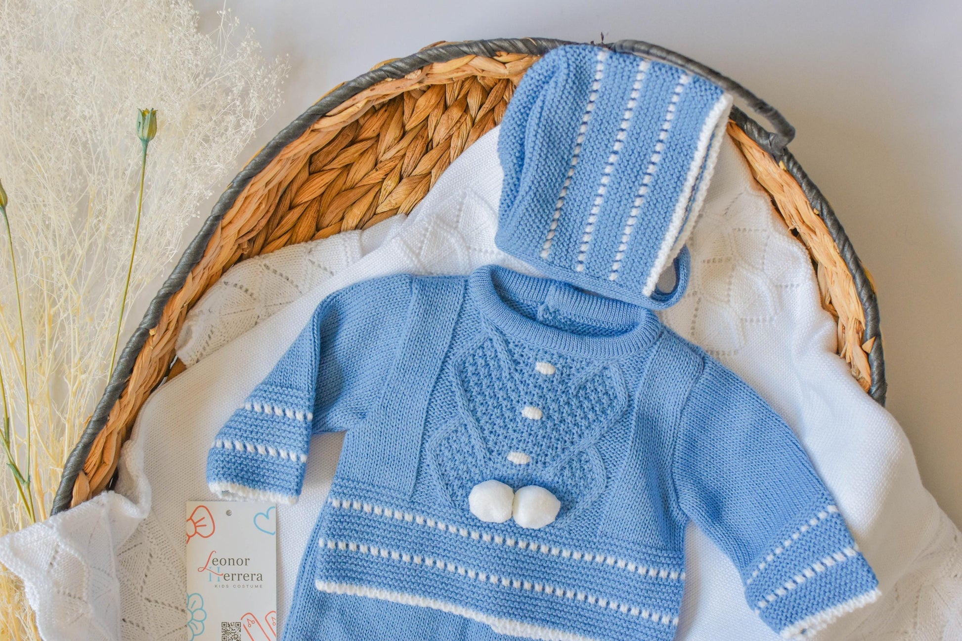 Knitted Pom Set in Blue