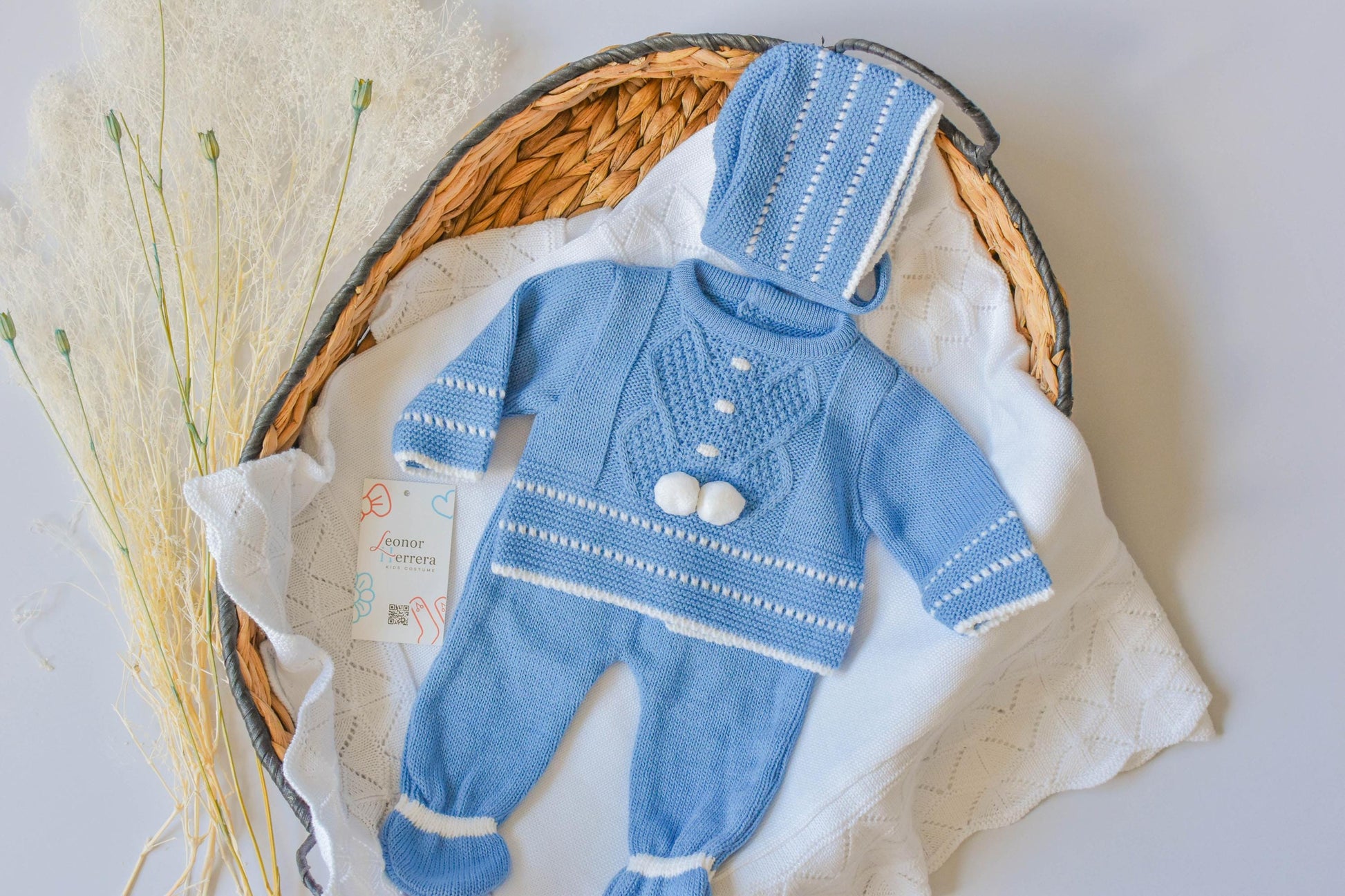 Knitted Pom Set in Blue